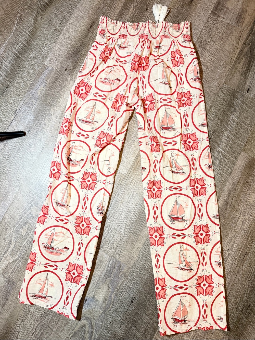 Women’s Cream & Red Sailboat Print Wide-Leg Pants - Picture 4 of 8